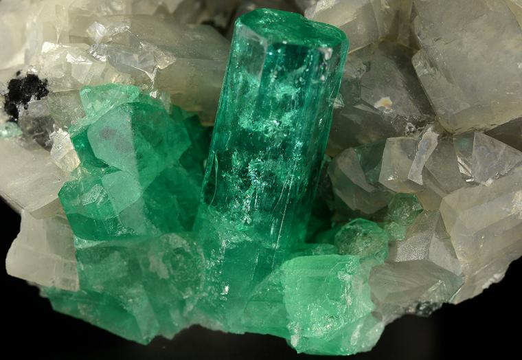 BERYL var. Emerald on CALCITE